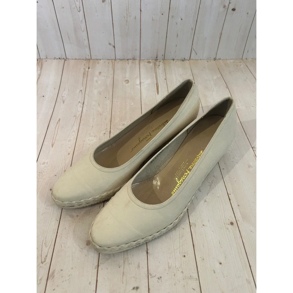 Salvatore Ferragamo Ladies Cream Beige Suede Espadrilles Wedge Heel Sz 9.5 Italy